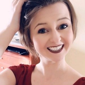 Meet your Posher, Hollie